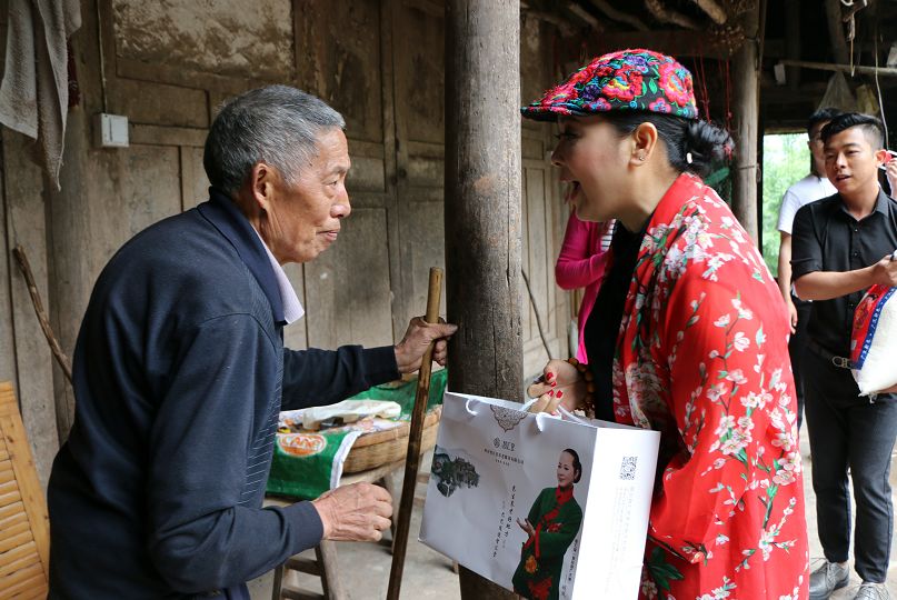 智汇堂丨“援建爱心屋，温暖一个家”凤姐爱心屋落成