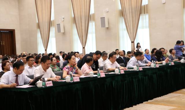 【智汇堂】四川首届医养产业精英峰会暨金牌养老机构评选颁奖典礼。