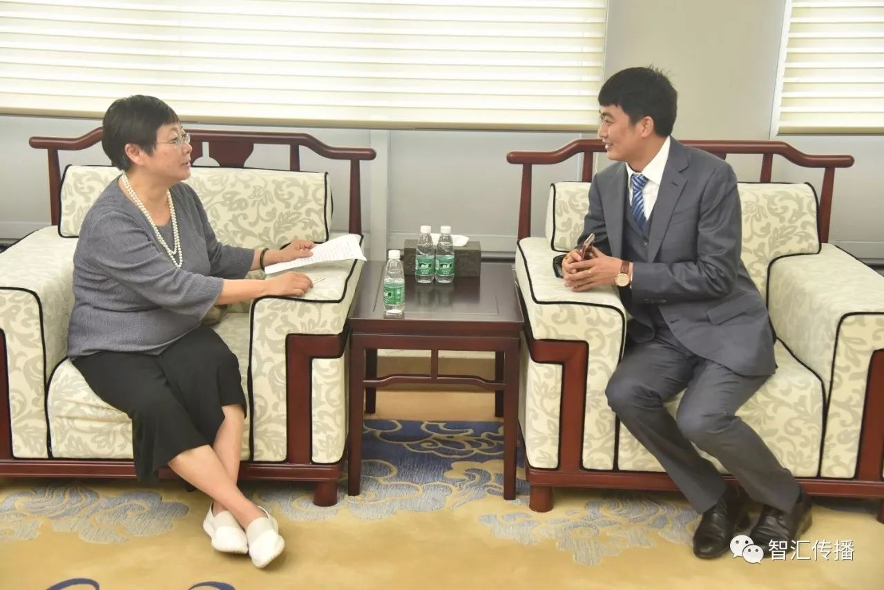 【智汇堂】四川首届医养产业精英峰会暨金牌养老机构评选颁奖典礼。