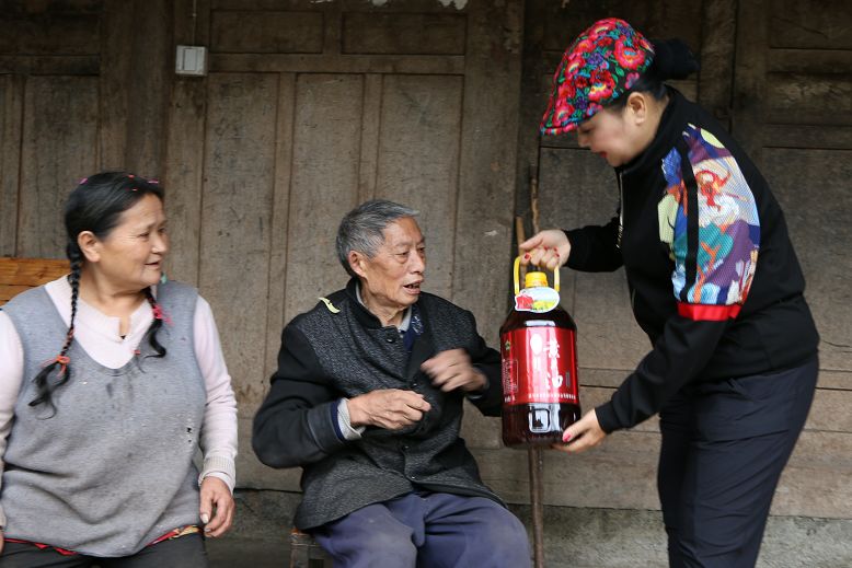 智汇堂丨“援建爱心屋，温暖一个家”凤姐爱心屋落成
